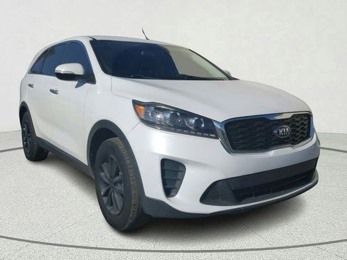 Used 2020 Kia Sorento LX image 1