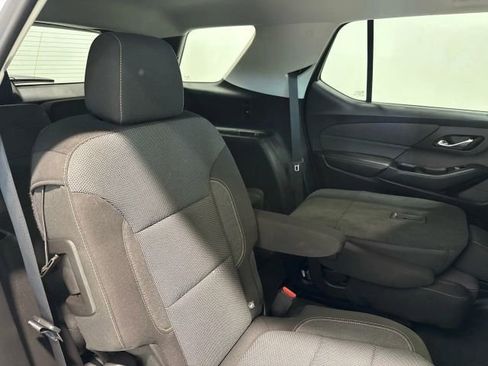 Used 2020 Chevrolet Traverse LT image 30