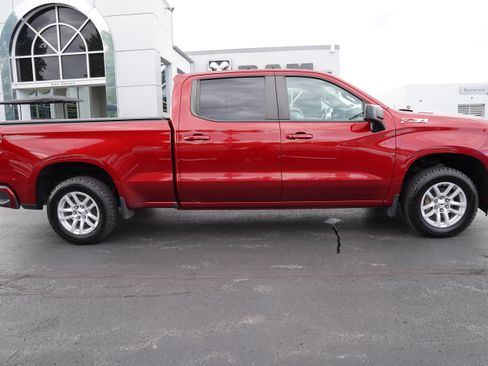 Used 2022 Chevrolet Silverado 1500 RST AWD/4WD image 2