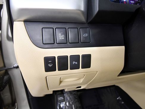 Used 2015 Toyota Highlander Limited AWD/4WD image 20