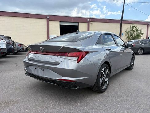 Used 2023 Hyundai Elantra Limited FWD image 3
