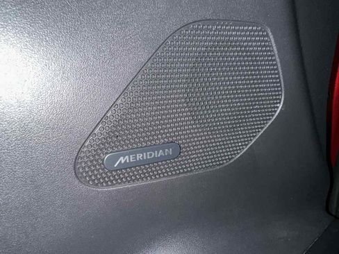 Used 2020 Jaguar F-PACE Premium image 47