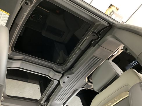 New 2025 GMC Hummer EV 2X image 33