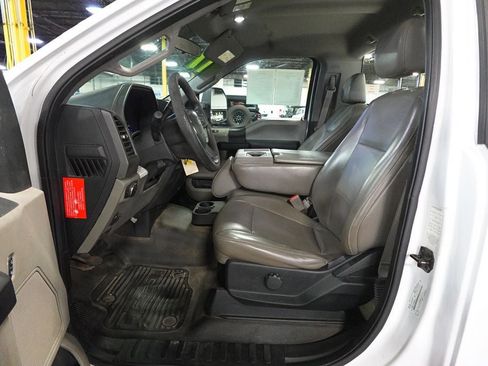 Used 2017 Ford F250 XL w/ Power Equipment Group image 9