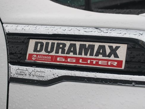 Used 2023 GMC Sierra 3500 Denali image 9