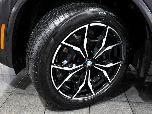 Used 2025 BMW X4 xDrive30i image 7