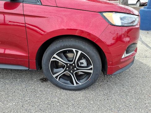 Used 2023 Ford Edge ST w/ Equipment Group 401A image 5