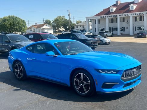 Used 2024 Ford Mustang Premium image 3