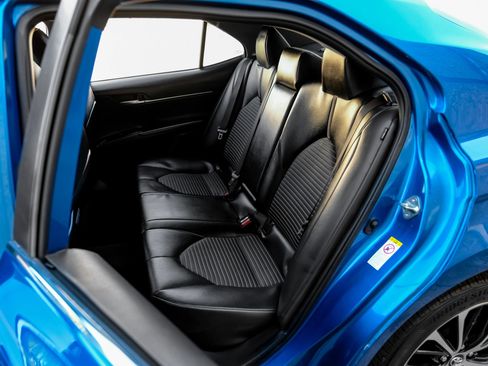 Used 2019 Toyota Camry SE image 39