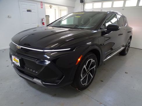 Used 2025 Chevrolet Equinox EV LT image 15