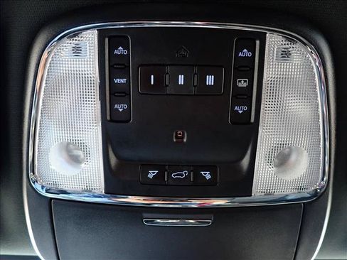 Used 2018 Jeep Grand Cherokee Trailhawk w/ Trailhawk Luxury Group AWD/4WD image 13