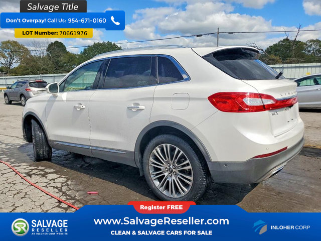 Used 2016 Lincoln MKX Reserve w/ Technology Package FWD image 3