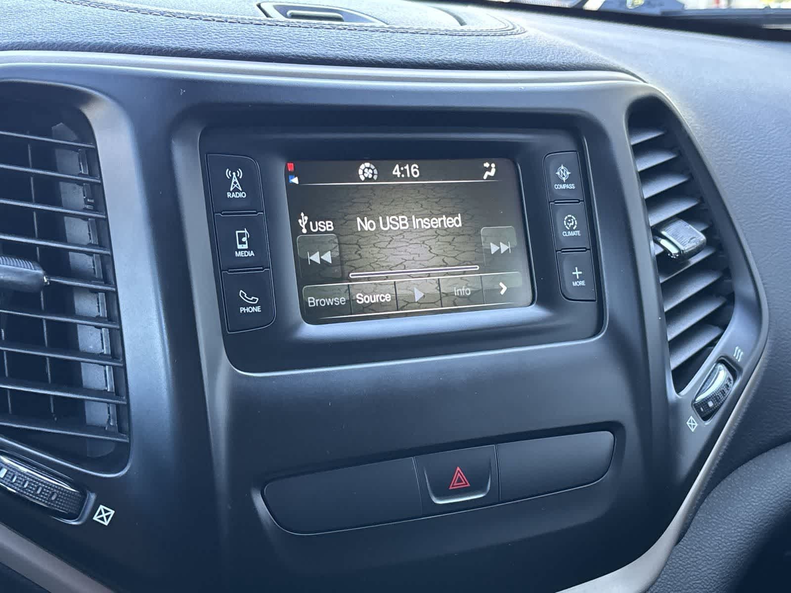 Certified 2018 Jeep Cherokee Latitude w/ Altitude Package AWD/4WD image 19