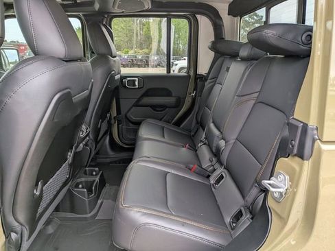 New 2026 Jeep Gladiator Sport AWD/4WD image 12