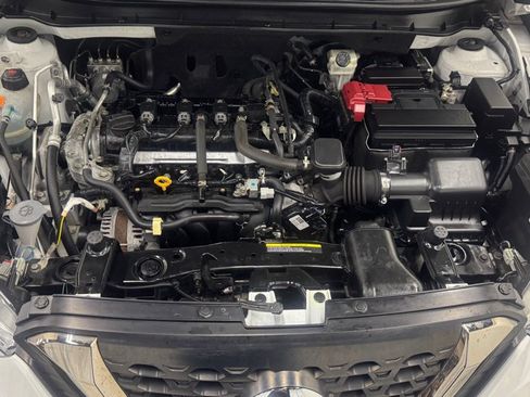 Used 2019 Nissan Kicks SR w/ SR Premium Package FWD image 10