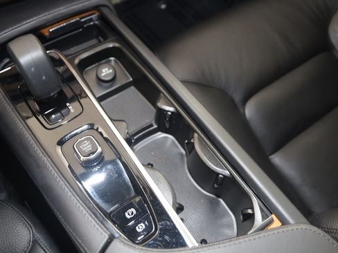 Used 2023 Volvo XC90 B6 Plus w/ Protection Package Premier AWD/4WD image 30