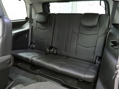 Used 2019 Cadillac Escalade Luxury w/ Escalade Sport Edition image 25