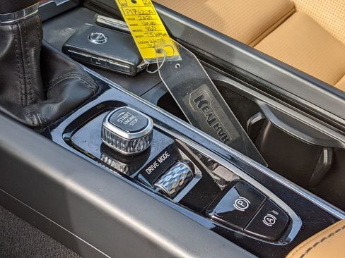 Used 2021 Volvo V60 T5 Cross Country image 20