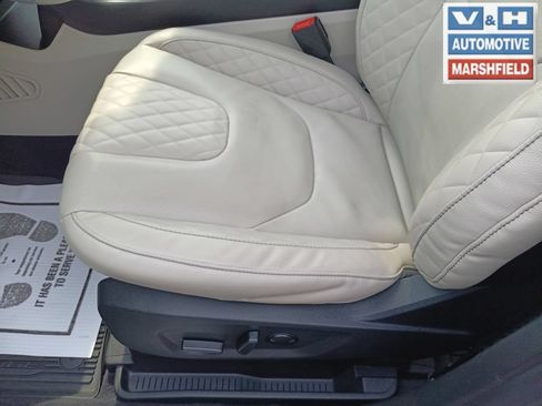 Used 2023 Ford Edge Titanium w/ Equipment Group 301A AWD/4WD image 30
