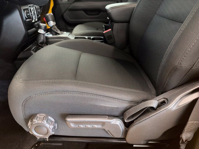 Used 2019 Jeep Wrangler Unlimited Sahara AWD/4WD image 14