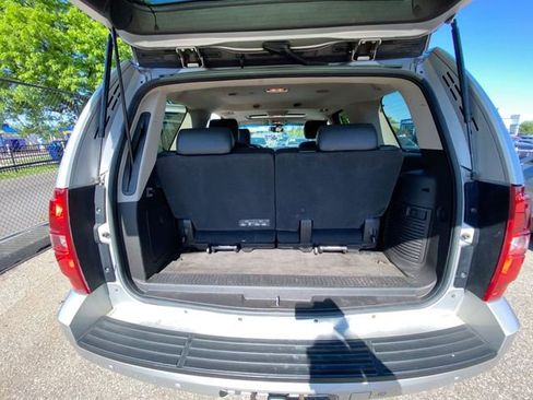 Used 2011 Chevrolet Tahoe LT w/ Luxury Package AWD/4WD image 3