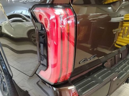 Used 2024 Toyota Tundra Limited w/ TRD Off-Road Package AWD/4WD image 32