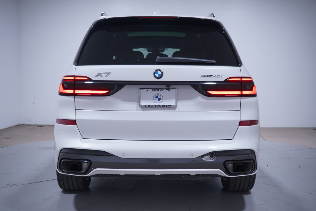 Used 2026 BMW X7 xDrive40i w/ M Sport Package AWD/4WD image 5