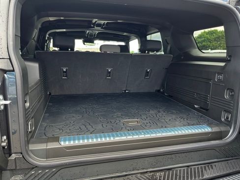 New 2025 GMC Hummer EV 2X w/ LPO, Dark Essentials Package image 17