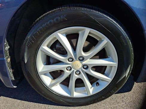 Used 2013 Subaru Impreza 2.0i Premium w/ All-Weather Pkg AWD/4WD image 9