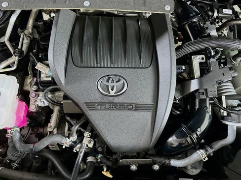 Used 2023 Toyota Highlander LE image 35