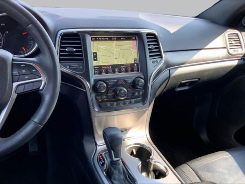 Used 2018 Jeep Grand Cherokee Limited AWD/4WD image 7