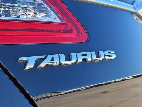 Used 2018 Ford Taurus SE FWD image 35