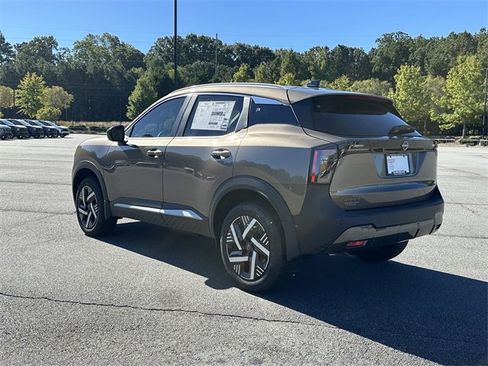 New 2026 Nissan Kicks SV image 18