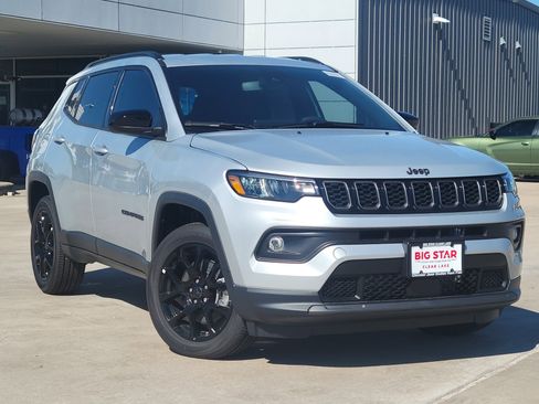 New 2026 Jeep Compass Latitude image 2