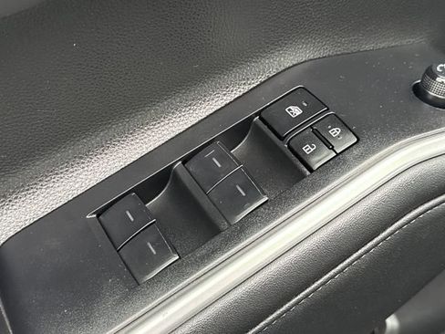 Used 2023 Toyota Highlander XLE image 29