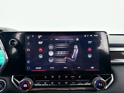 Used 2024 GMC Canyon Elevation w/ Elevation Premium Package image 24