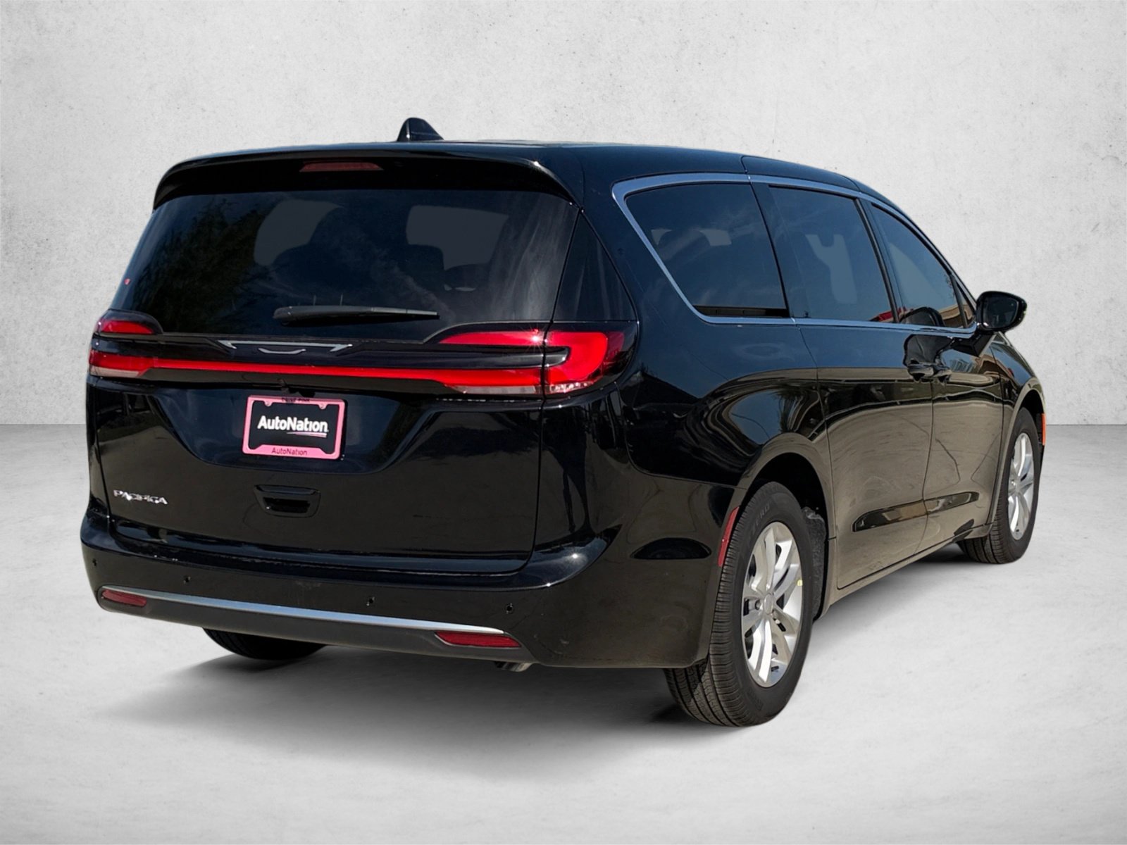 New 2027 Chrysler Pacifica Select FWD image 5