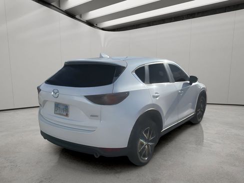 Used 2018 MAZDA CX-5 Touring w/ Preferred Equipment Package AWD/4WD image 5