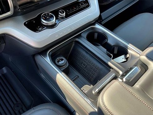 New 2025 Ford Expedition Active image 8