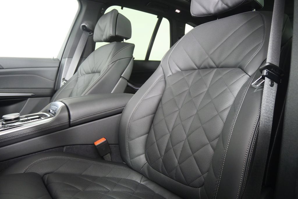 Used 2026 BMW X5 xDrive40i w/ M Sport Package AWD/4WD image 11
