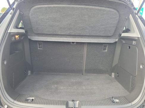 Used 2022 Chevrolet Trax LT w/ Midnight Edition image 16