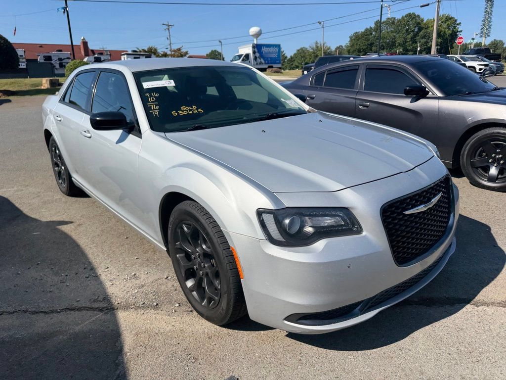 Used 2019 Chrysler 300 Touring w/ Sport Appearance Package AWD/4WD image 3