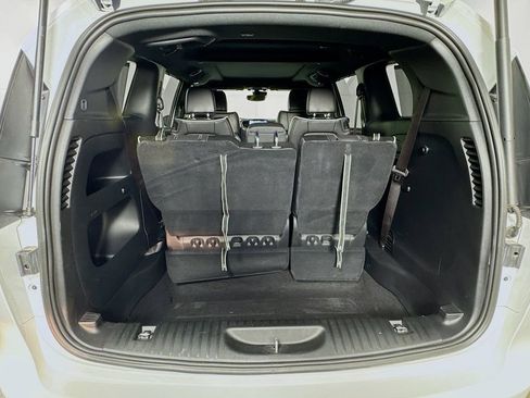 Used 2024 Chrysler Pacifica Limited w/ S Appearance Package image 31