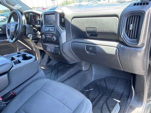 Used 2022 Chevrolet Silverado 1500 Custom RWD image 9