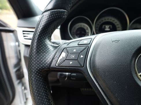 Used 2016 Mercedes-Benz E 350 Sedan image 28