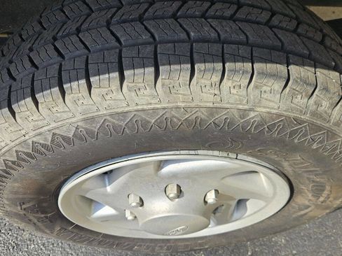 Used 2007 Ford E-350 and Econoline 350 Super Duty RWD image 10