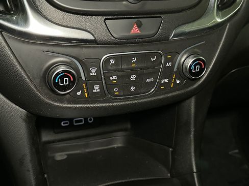 Used 2019 Chevrolet Equinox LT AWD/4WD image 31