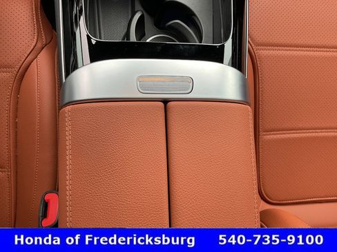 Used 2025 Mercedes-Benz GLC 300 4MATIC image 39