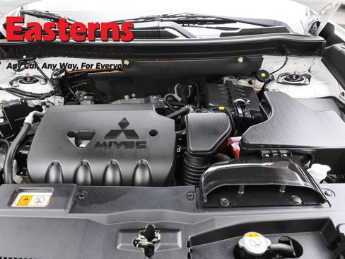 Used 2020 Mitsubishi Outlander ES image 7