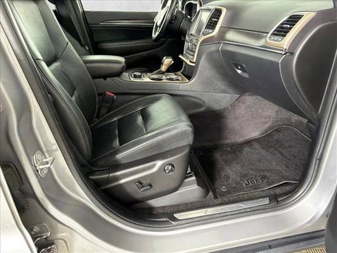 Used 2017 Jeep Grand Cherokee Limited AWD/4WD image 15